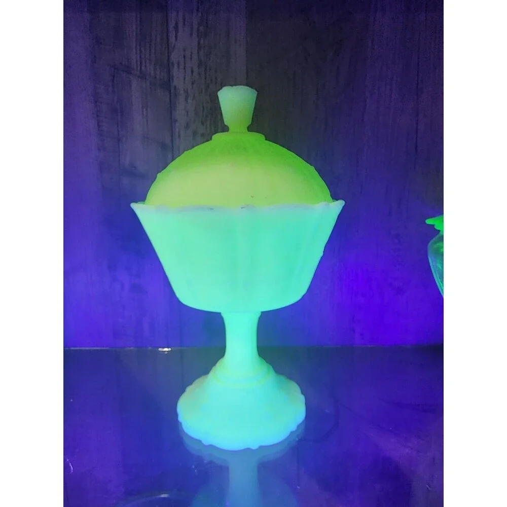 VTG FENTON LIME GREEN 2 PCS COVER CUSTARD SATIN URANIUM GLASS CANDY DISH 10